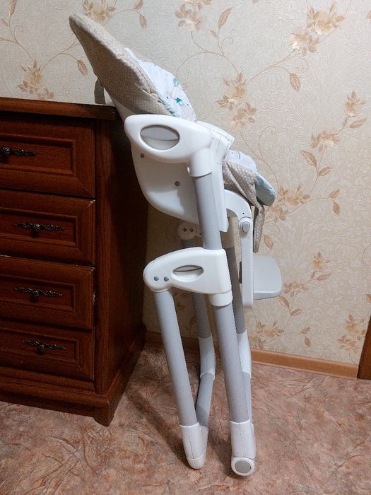 Стульчик для кормления Joie