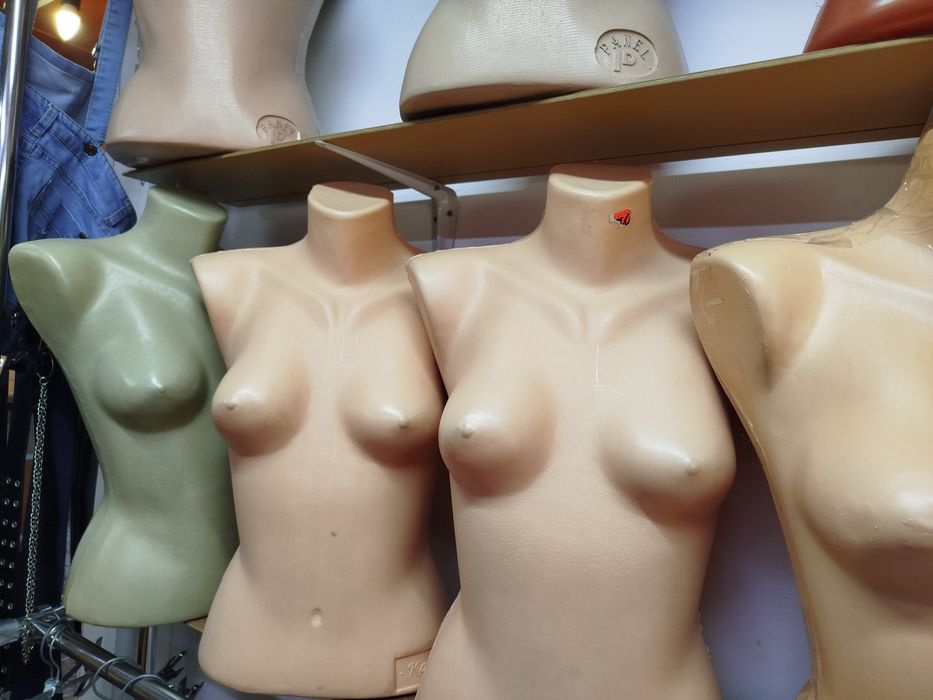 Продам манекены Б/У