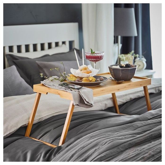 Поднос на ножках. Бамбук. IKEA

Ножки складываются, что обеспечивает к