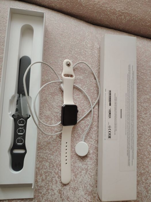 СРОЧНО продаю Apple watch series 3
