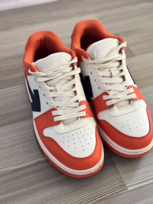 Vând teniși Off White mărimea 41