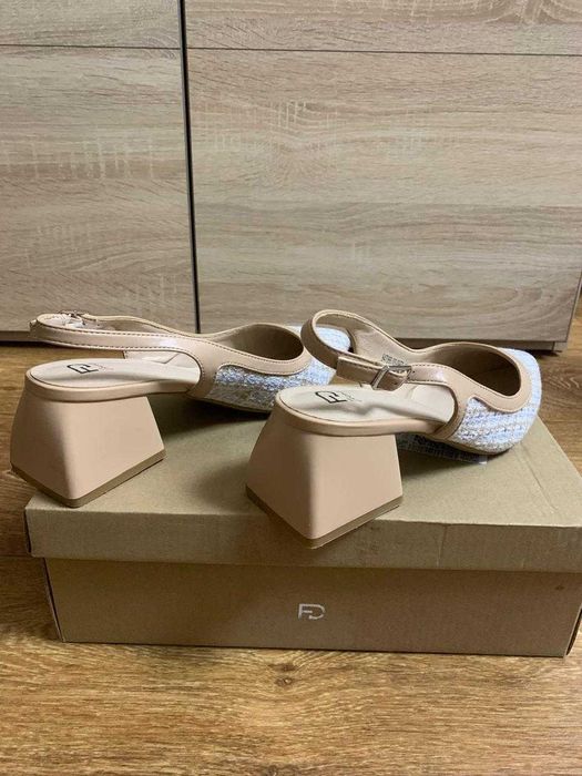 Босоножки женские