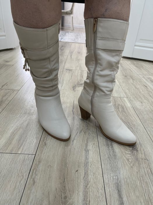 Продам женские сапоги