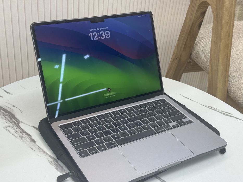 Apple Macbook M2