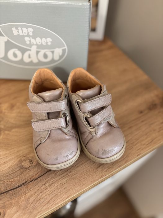 Бебешки кожени обувки Todor