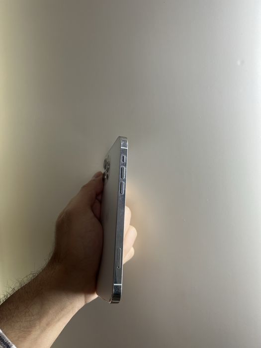 Продам IPhone 12 pro 256gb