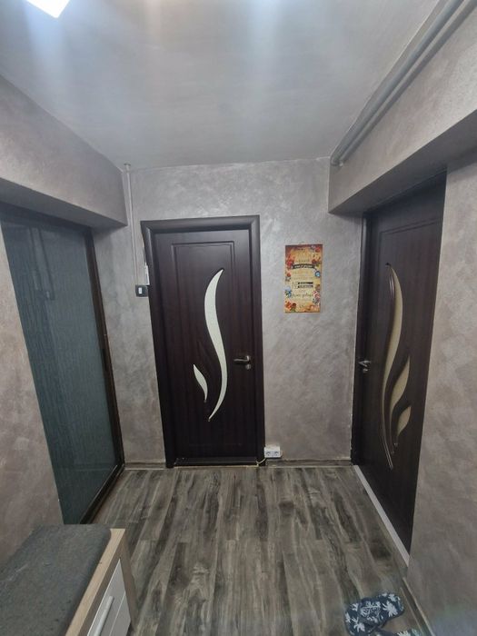 Apartament 2 camere, etaj 1, zona Bradului – 77500 € negociabil