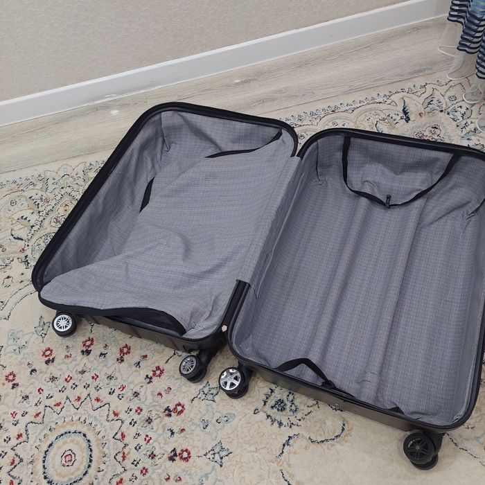 Чемодан большой    .