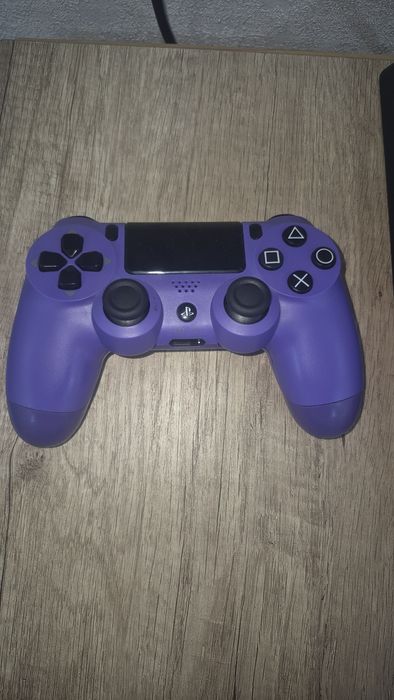 PS4 в идеальном состояний