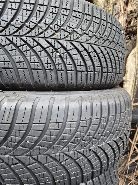 4бр. 215 60 17 Goodyear всесезонни.
