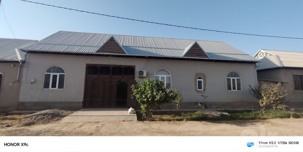 Xovli uy sotiladi