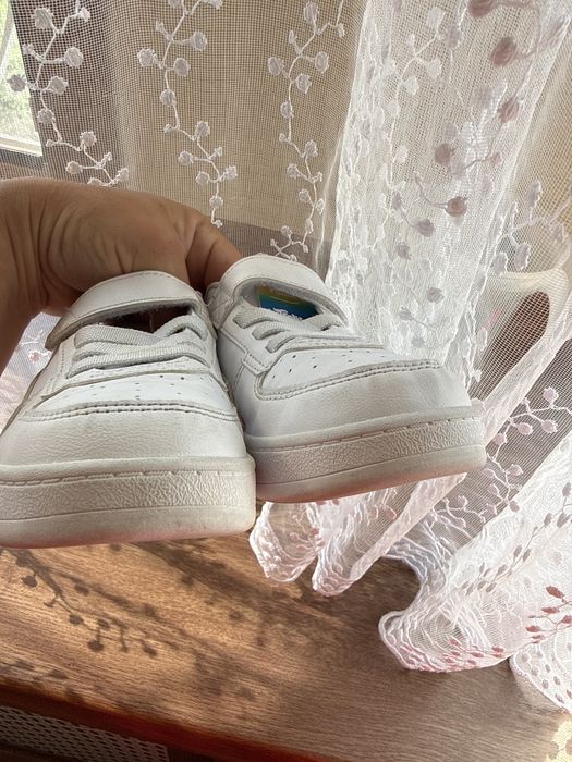 Продам кросрвки на девочку Puma