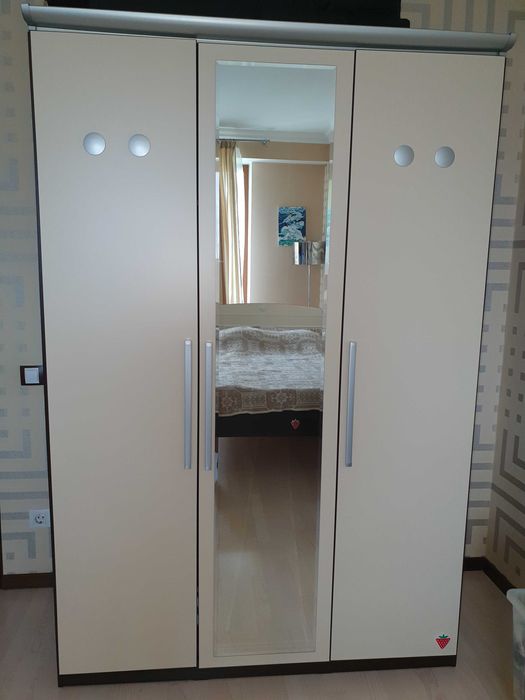 Шкаф детский платяной трехдверный с зеркалом, Турция