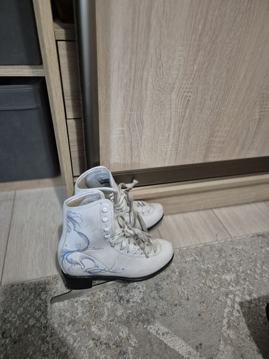 Продам коньки в отличном состоянии