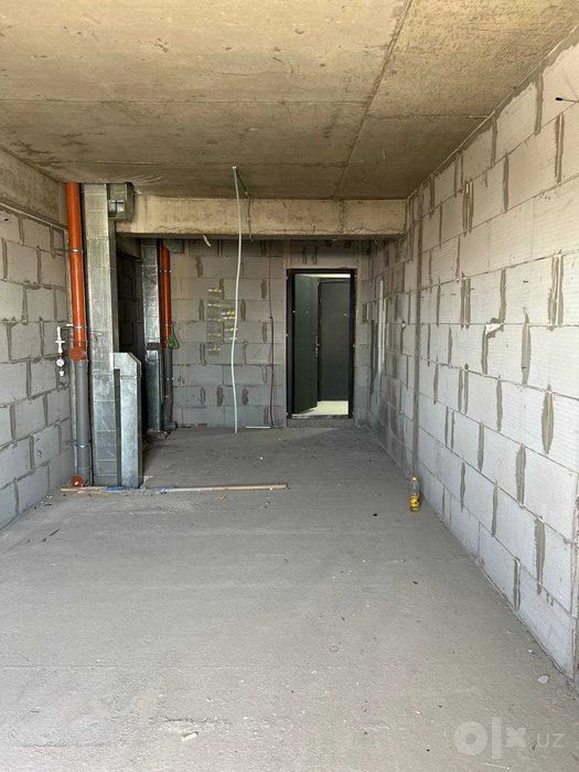 1 xona studio korobka 2 ta uy sotiladi Almaz Tower