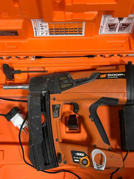 Такер за директен монтаж Spit 800p Pulsa Бетон и метал