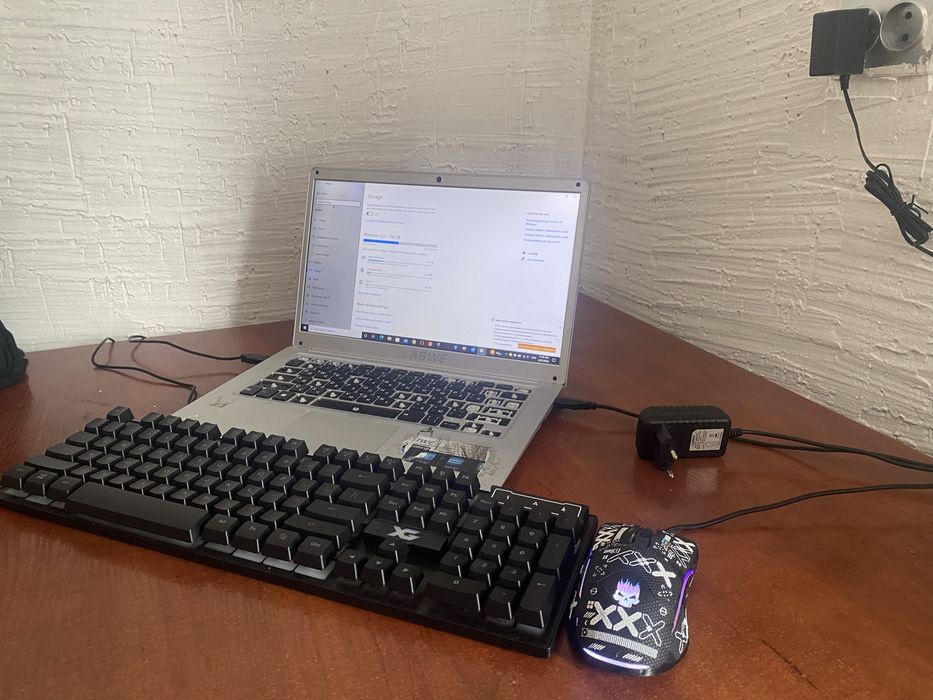 Ноутбук LABWE харошо работайет