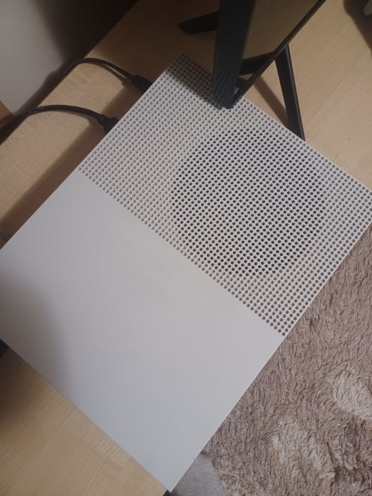 Vând Xbox series s 512 gb