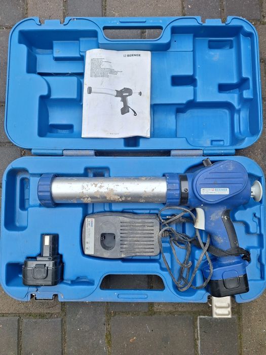 Vând pistol de silicon berner cu acumulator