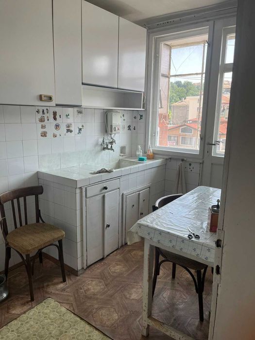 Дава се под наем Тристаен апартамент в Разград, Център - 89 кв.м за 122400 € - Снимка #10