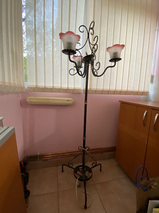 Vand lampadar din fier forjat