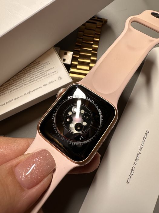 Продам Apple Watch Serie 6