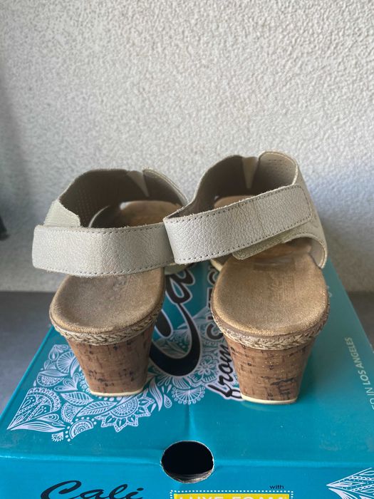 Sandale Rieker, decupate, alb, marime 38, toc 5cm, Nou