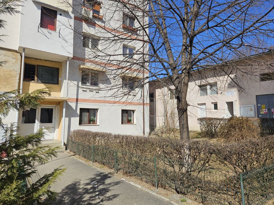 Garsoniera et 2, capat 1, proprietar