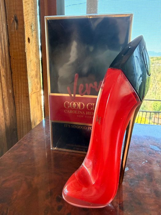 Популярен дамски парфюм Carolina Herrera – Very Good Girl („Толкова е хубаво да си лош“), 80 мл, нов.