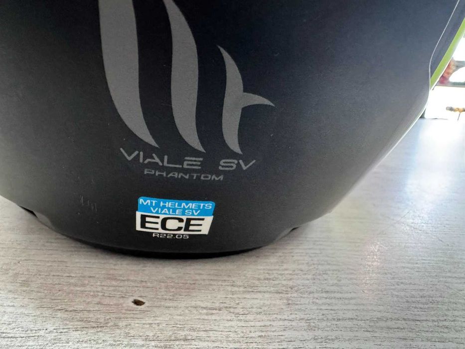 Мото каска MT Helmet Viale SV XL + калъф