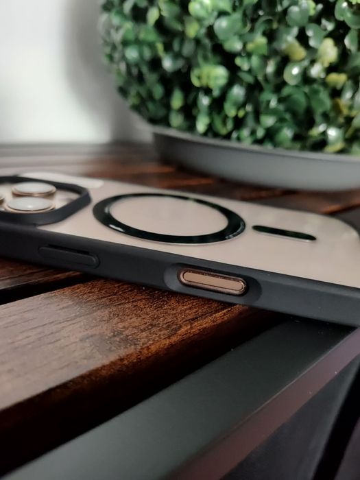 Премиум прозрачни калъфи с MagSafe за iPhone 16 / 16 Pro / 16 Pro Max