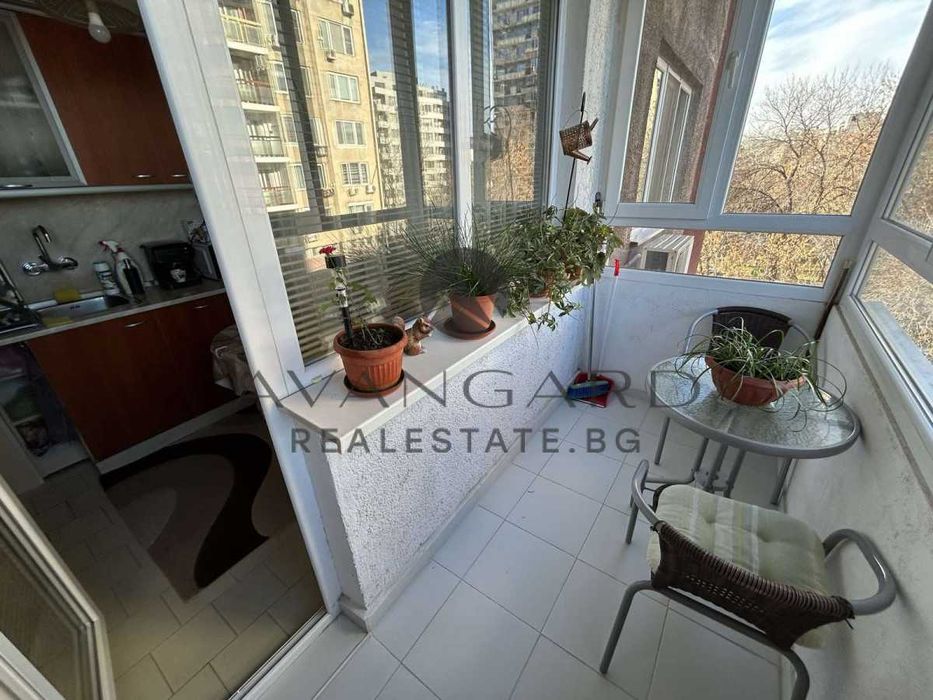 Продава се Тристаен апартамент в Пловдив, Кючук Париж - 84 кв.м за 1548 €/кв.м - Снимка #9