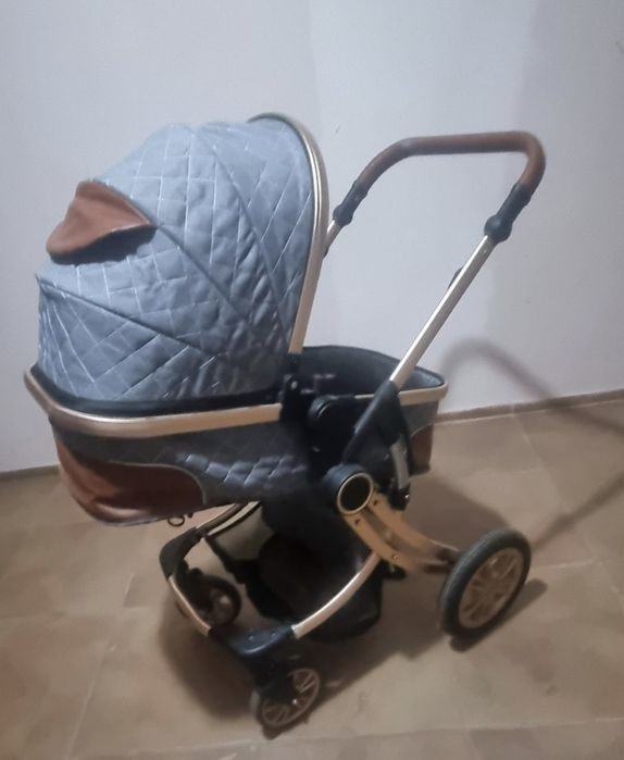 Продам коляску  Teknum  в отличном состоянии