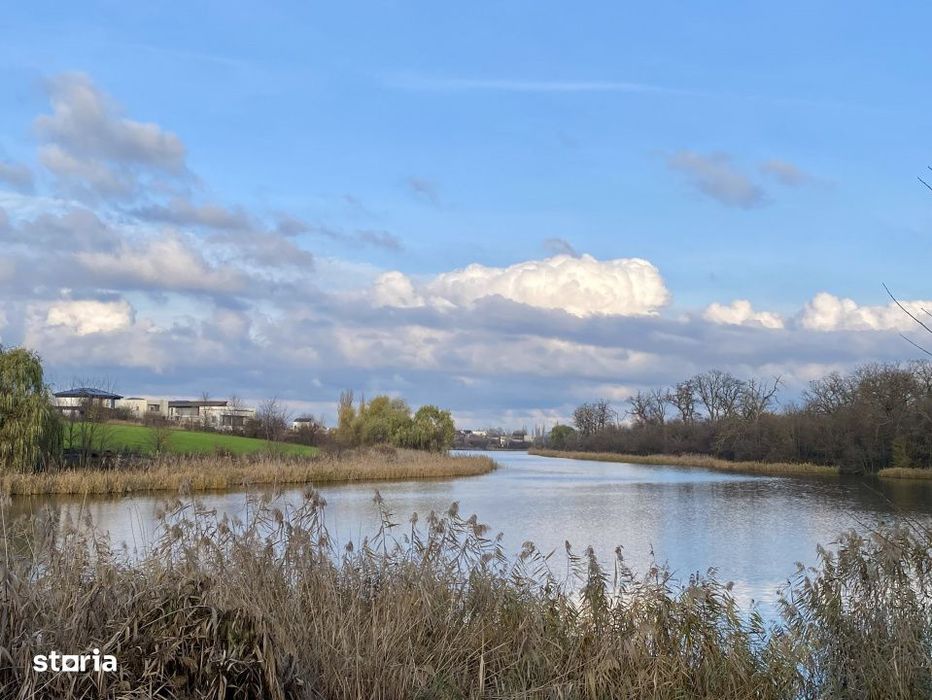 Teren Premium, Vedere partial Panoramica Lac si Padure, Utilitati