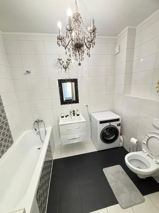 Apartament cu 3 camere, terasa si loc de parcare
