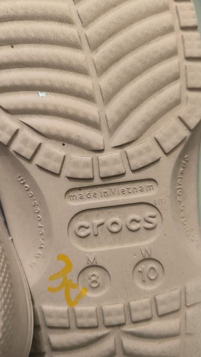 Crocs  impecabili și super comozi