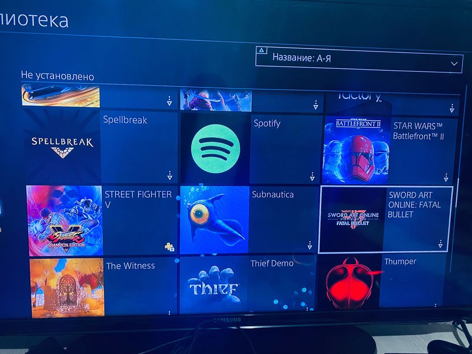 PS4 Slim 500 ГБ + 2 джойстика