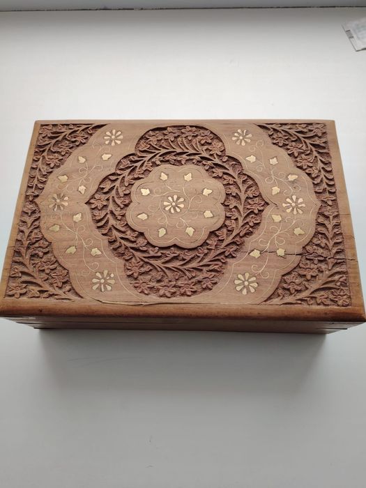 Продам Шкатулку .