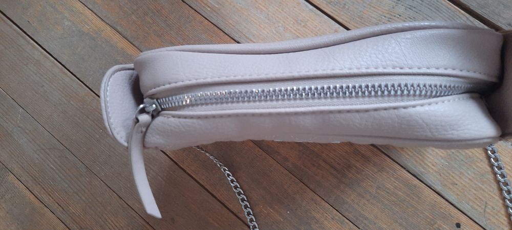 Дамски стилни чанти.