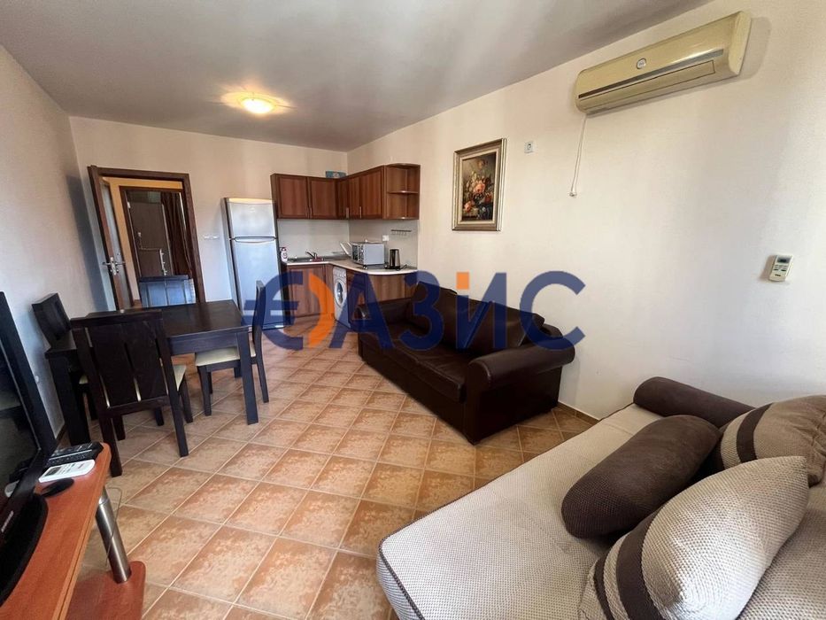 Продава се Двустаен апартамент в к.к. Слънчев бряг - 60 кв.м за 1600 €/кв.м - Снимка #2