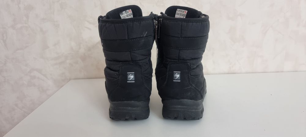 Продам зимние кроссовки на мальчика