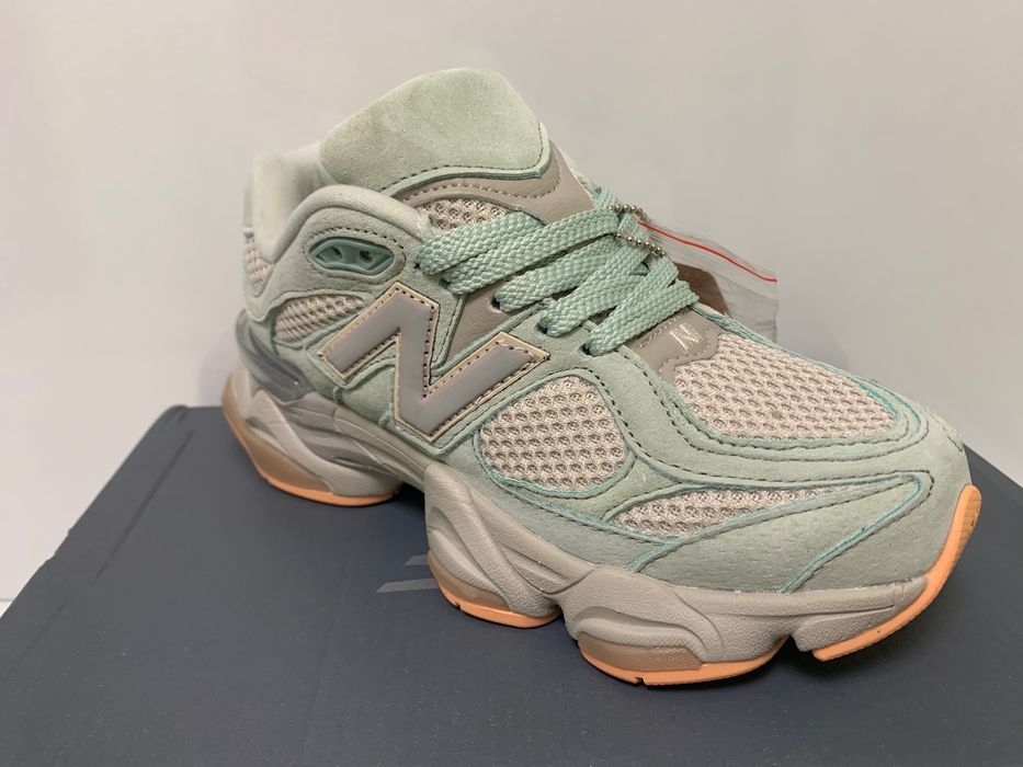 Нови дамски маратонки с кутия New Balance 9060 номер 37