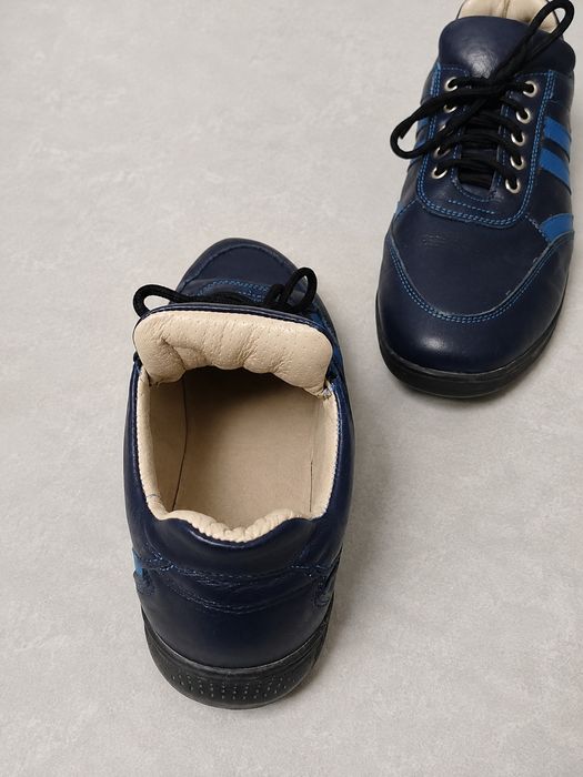 Продам ортопедические кроссовки