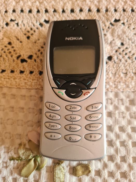 Nokia 8210 перфектен