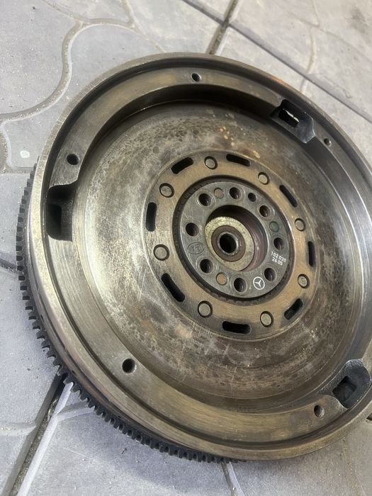 Демпферный маховик мерседес