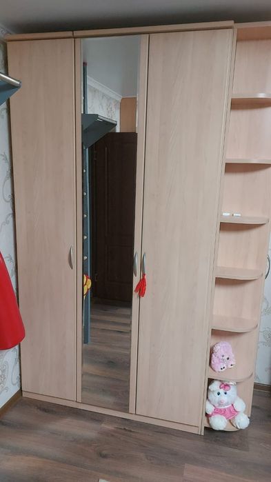 Продам шкаф в спальню