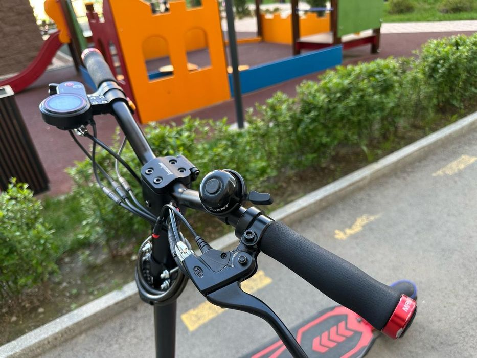 KAABO MANTIS 10 электросамокат