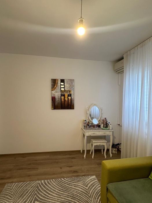 Vand apartament decomandat , direct proprietar