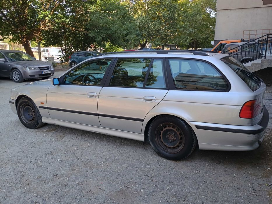 Лек автомобил BMW523i