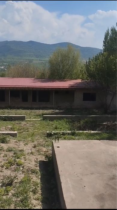 chorvoq Bochkada taraf qizil suvda uchaska sotiladi yer hisob gaz bor
